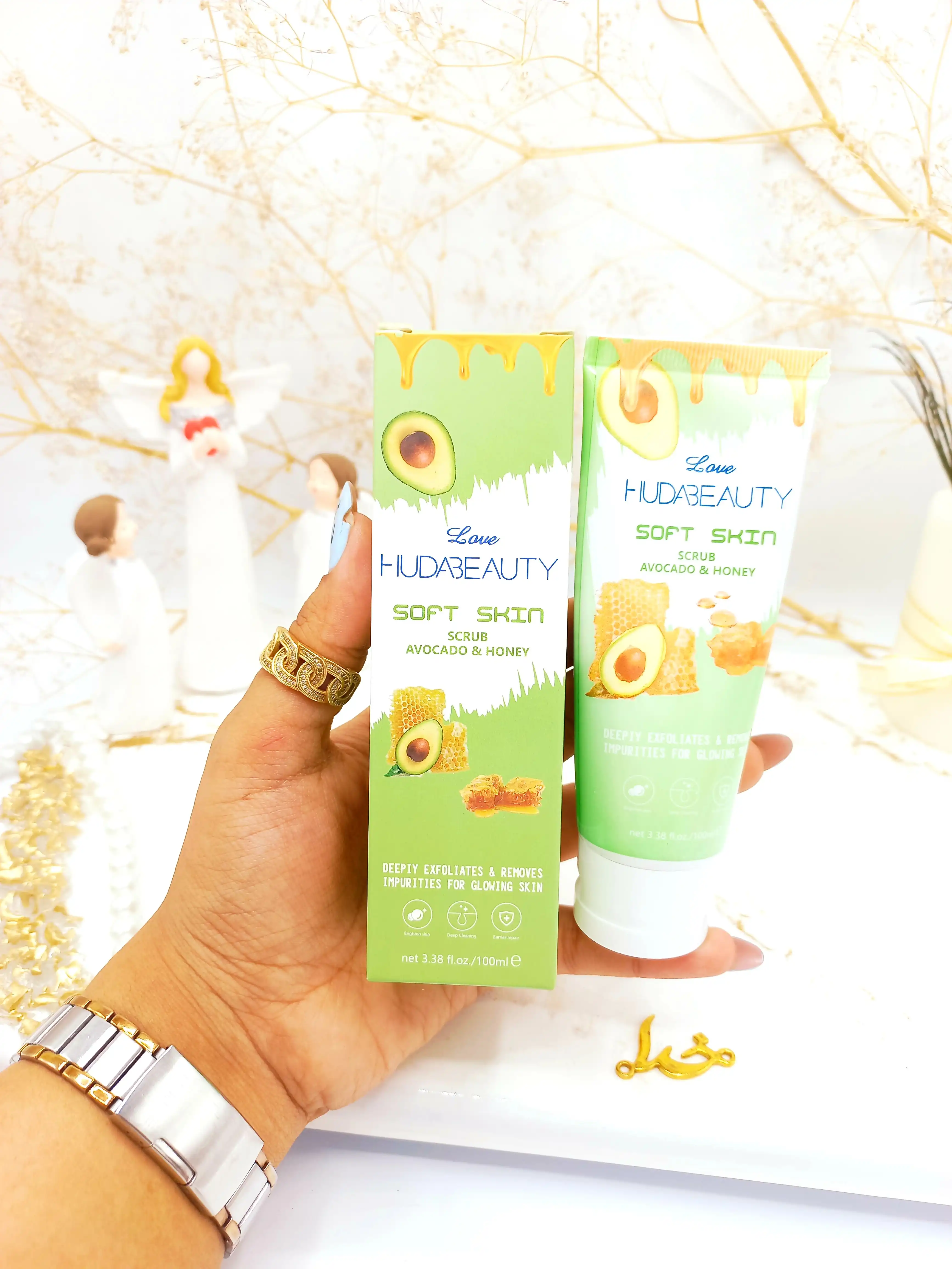 اسکراب صورت تیوپی عسل و آووکادو هدی بیوتی HUDABEAUTY کد HD826008