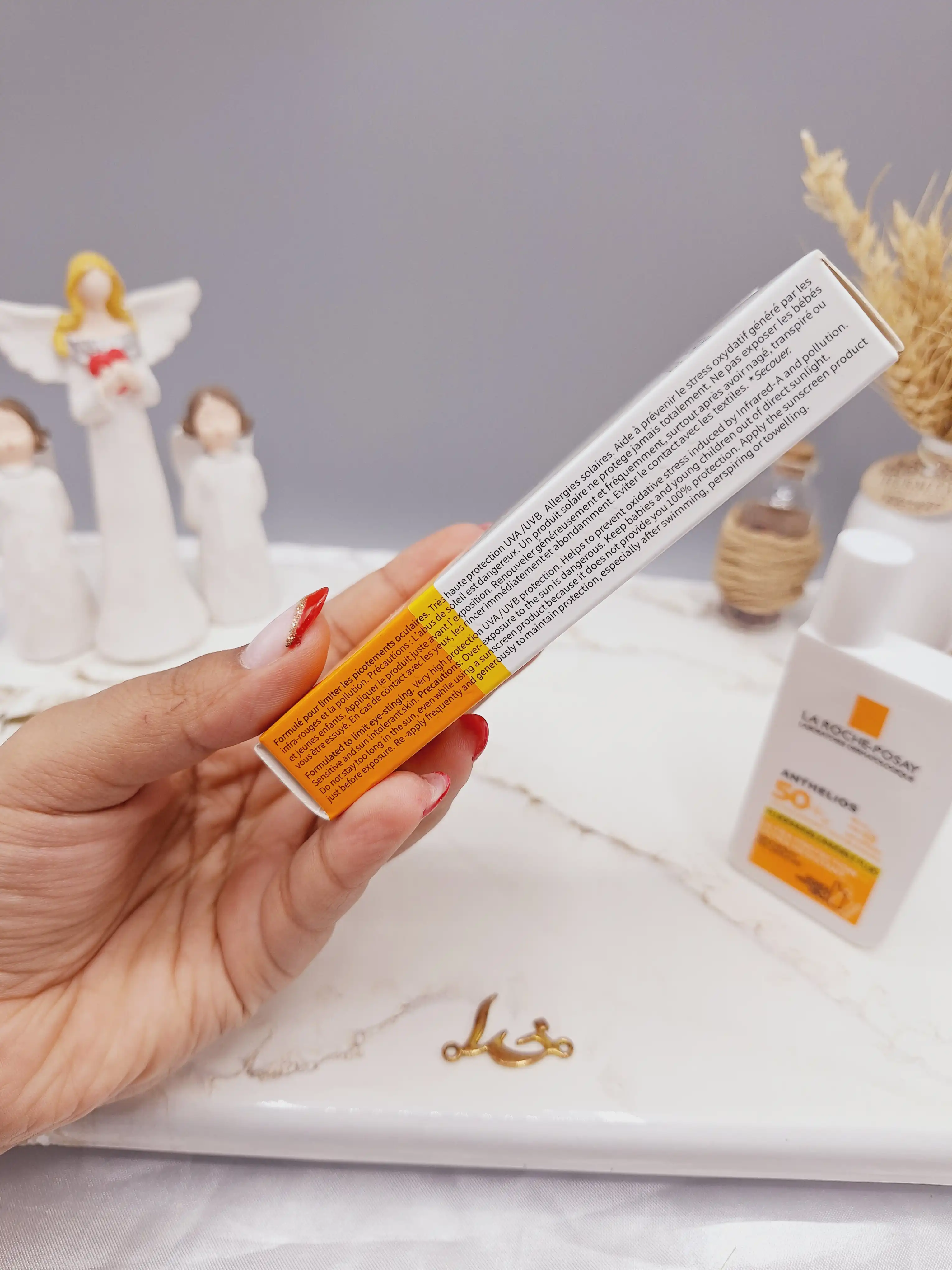 ضد آفتاب بی رنگ لاروش پوزای با spf50 ساخت امارات کد 2662