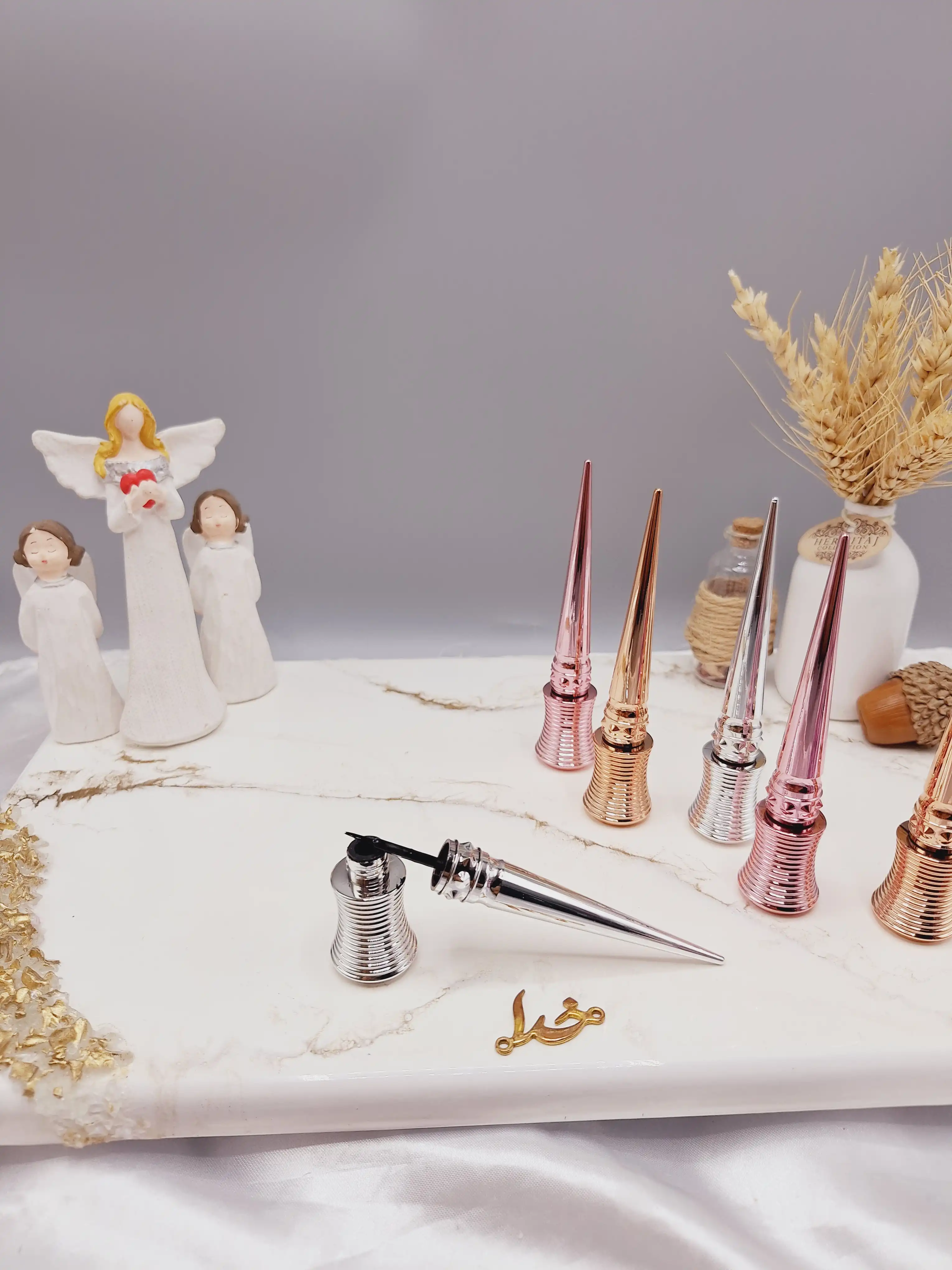 خط چشم مویی طرح پوکه استوانه ای برند Beauty model کد E4037