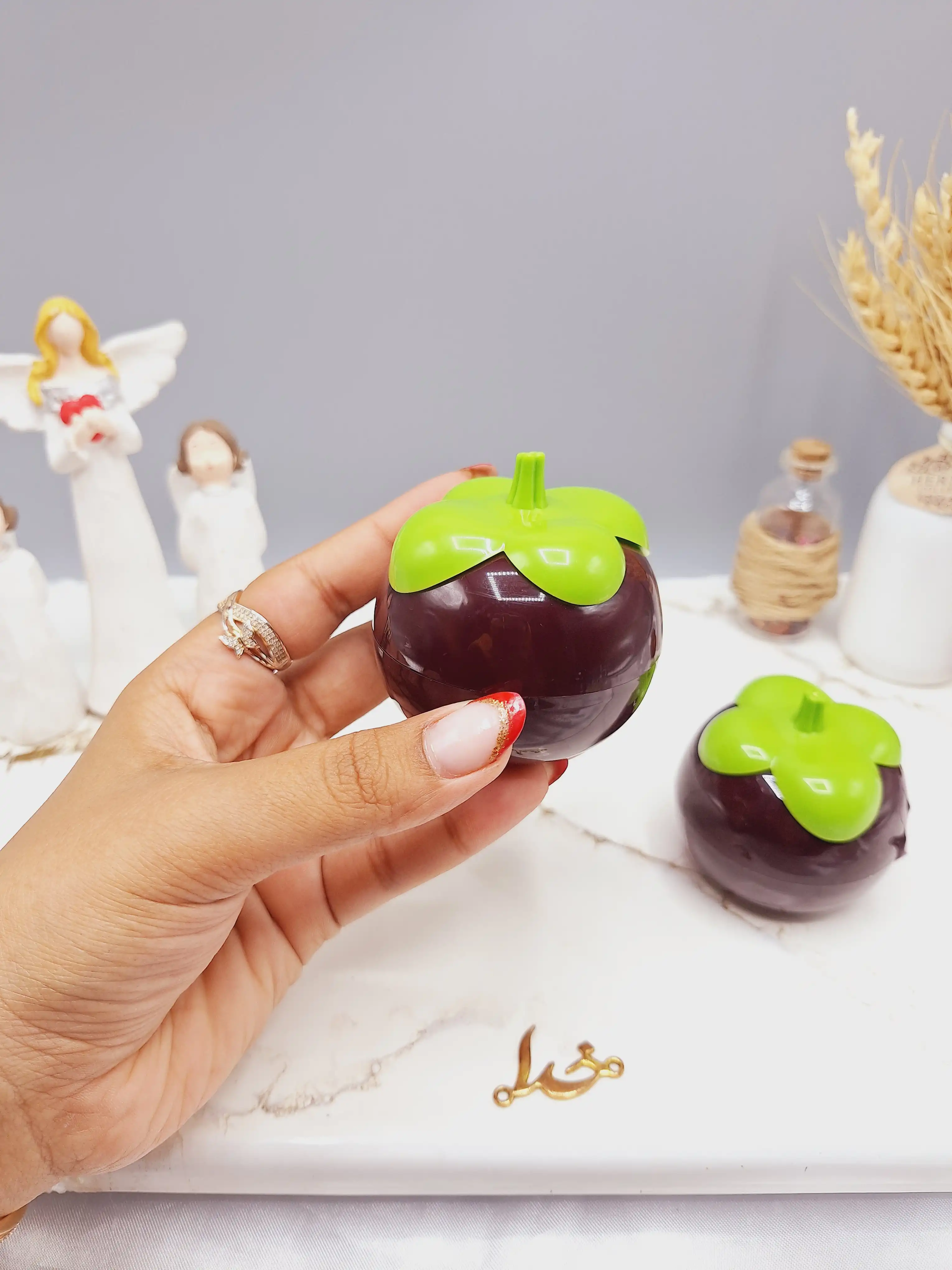 کرم مرطوب کننده و آبرسان عمیق دست طرح بادمجان برند Wokali کد 1864