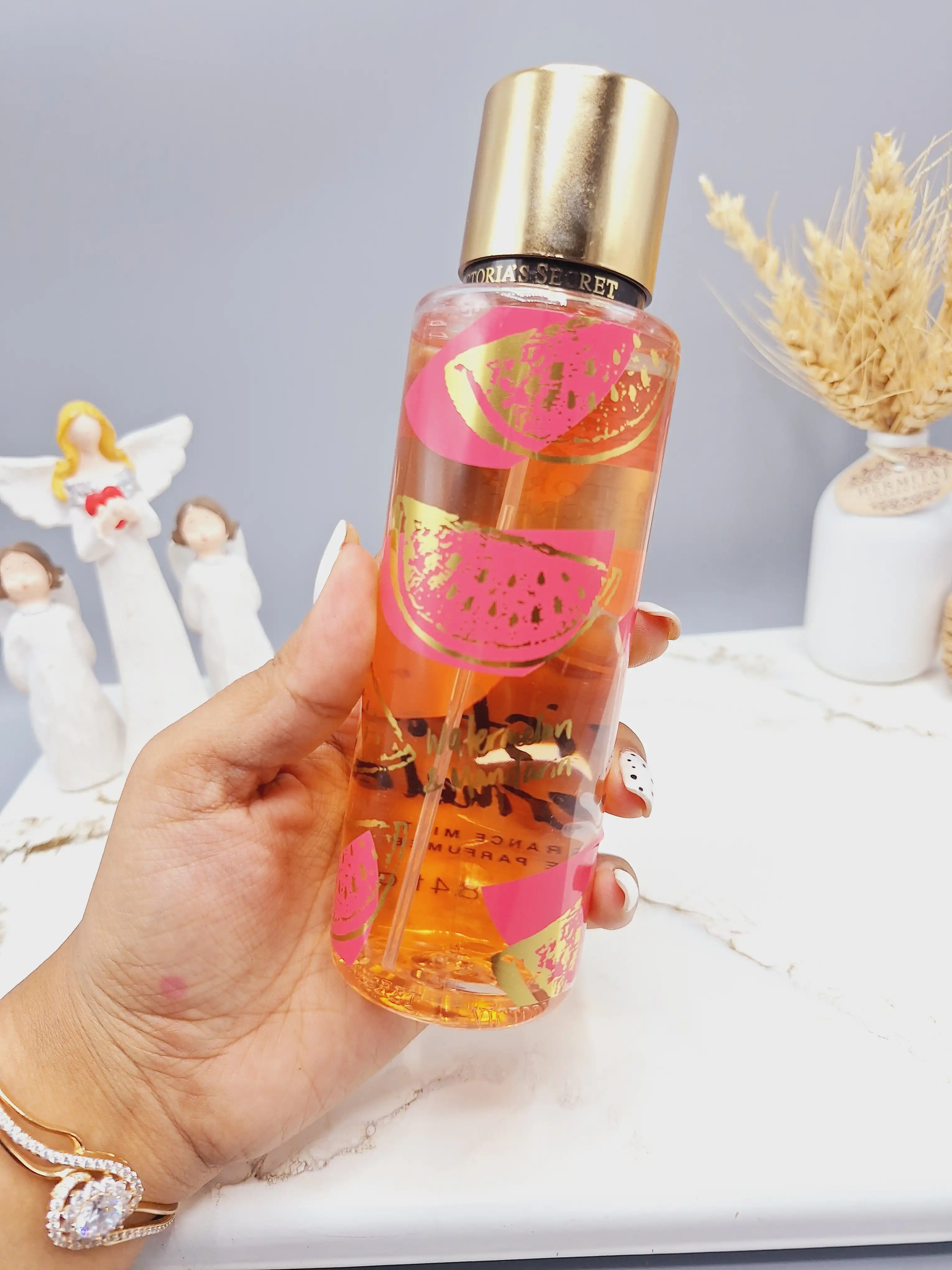 بادی اسپلش 250 ml شاین دار ویکتوریا سکرت مدل Twist of Watermelon اورجینال