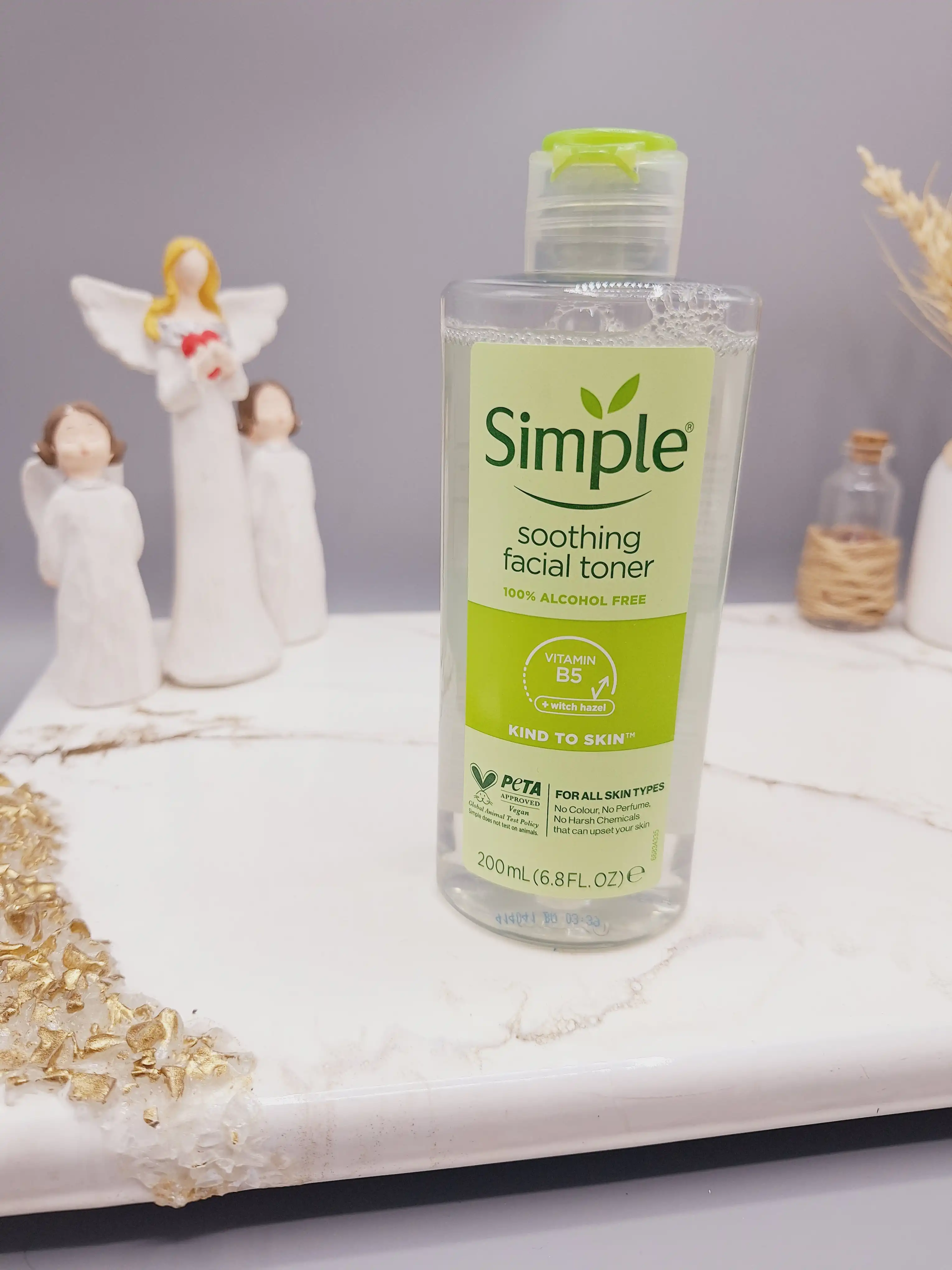 تونر تسکین دهنده و آبرسان سیمپل مدل Soothing Facial Toner مناسب انواع پوست حجم 200 میل اصلی کد 3856