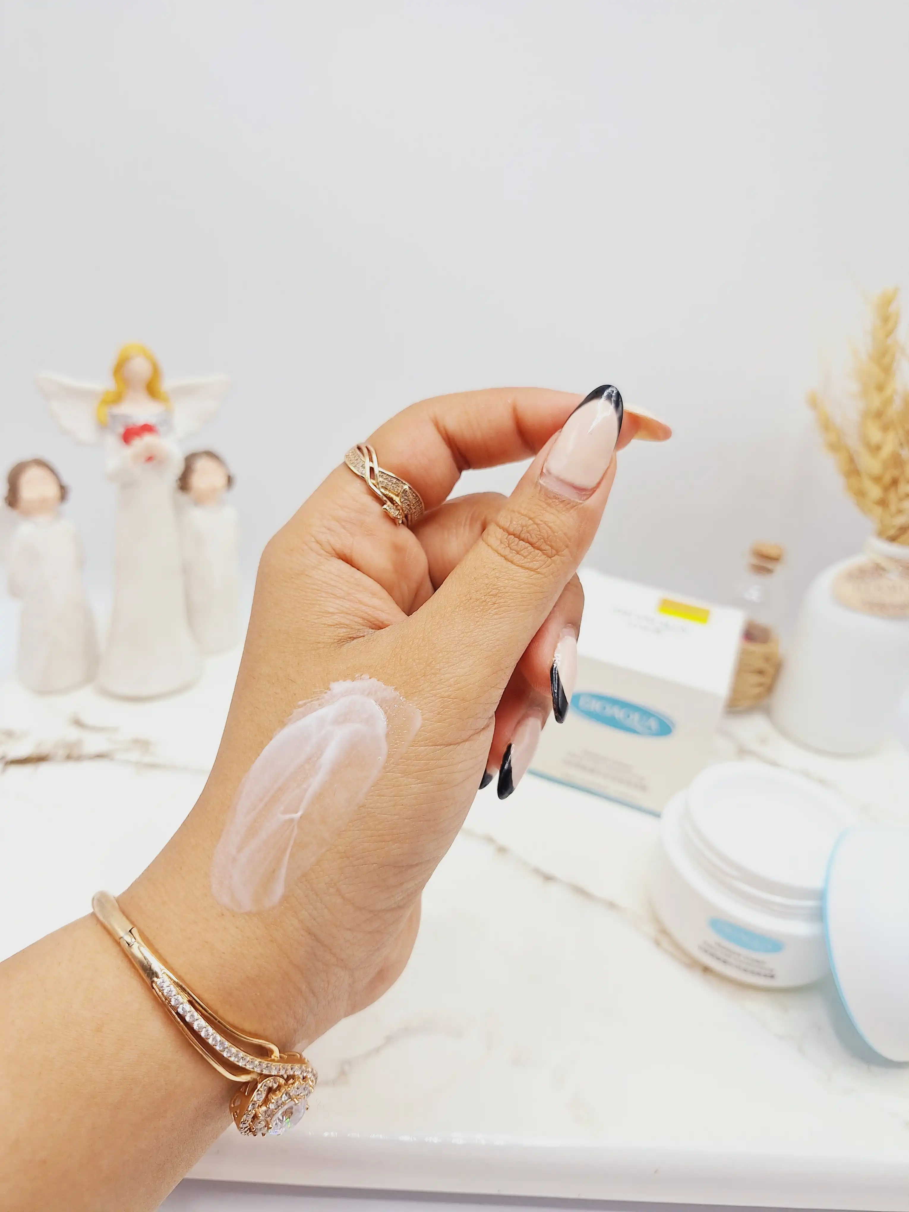 کرم کاسه ای صورت مرطوب کننده شیر مخصوص پوست حساس و کودکان بیوآکوا کد BQY75388