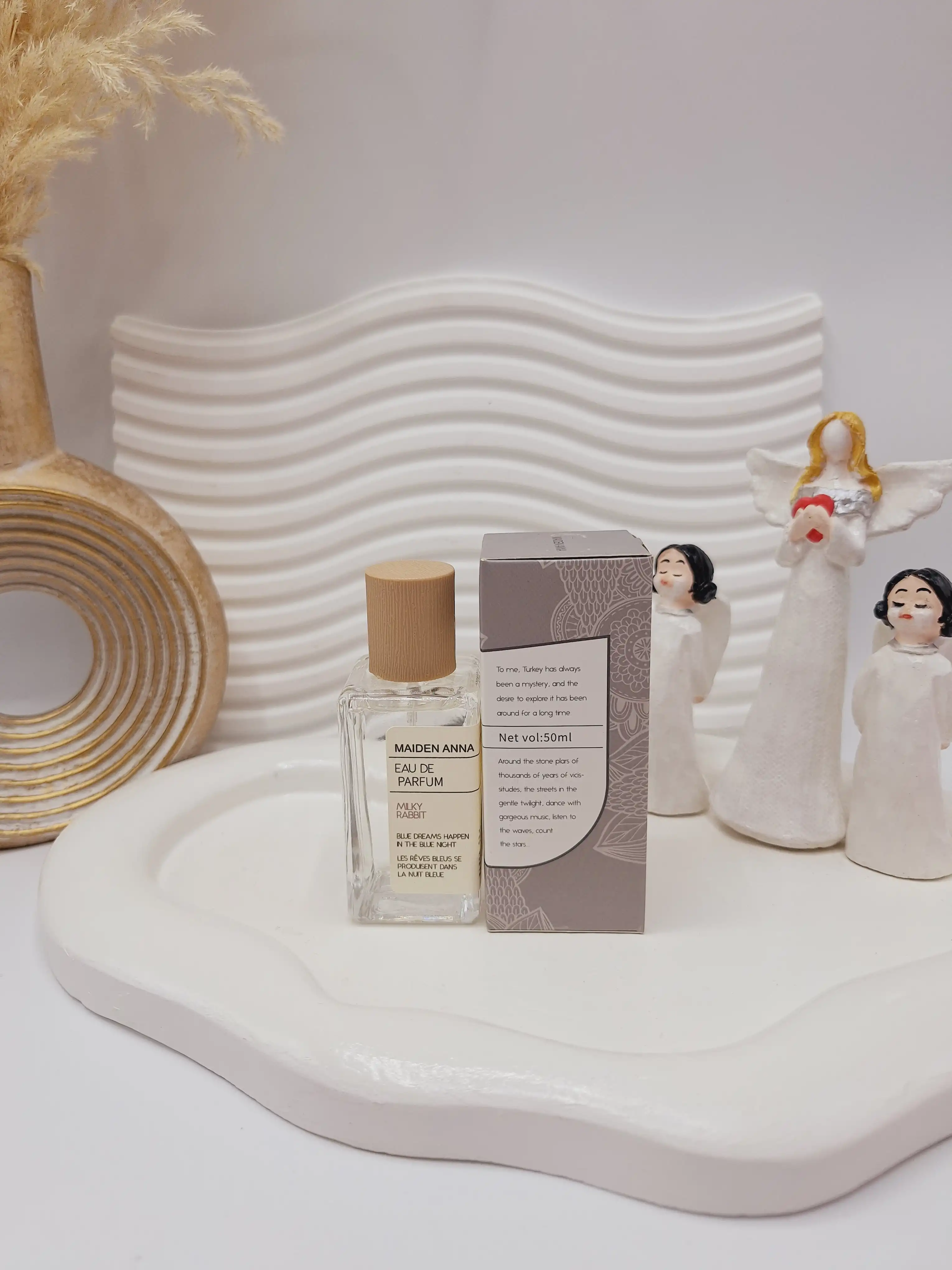 عطر بیکینی رایحه چوب دودی (MILKY RABBIT) حجم 50 میل فوق العاده خوشبو با ماندگاری بالا ساخت ترکیه