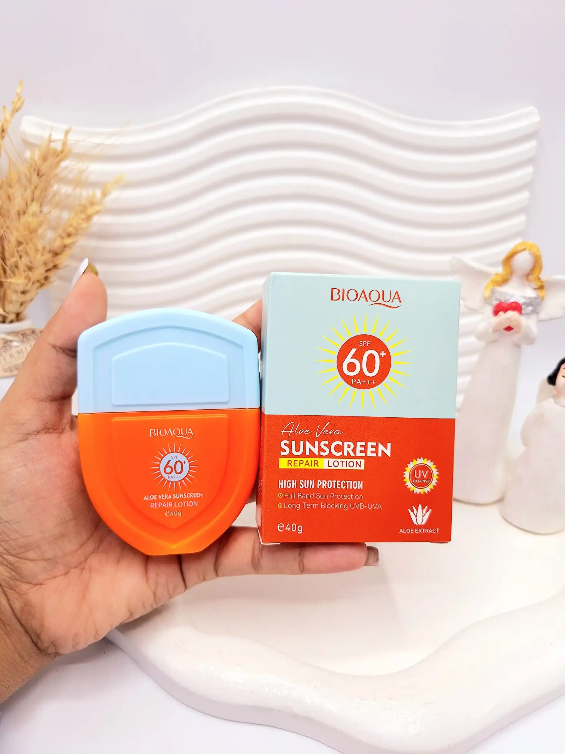 کرم ضد آفتاب بی رنگ بیواکوا 60 Spf با عصاره آلوورا کد 37381